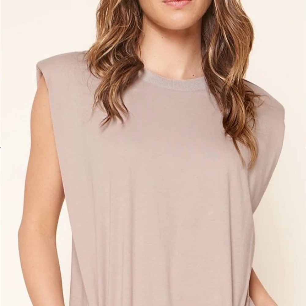 Dressed In LALA Sugarlips Muscle Tee Tan Shoulder Pads Boxy Fit S